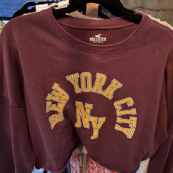 Hollister Size Large Cropped New York Sweatshirt - Picture 3 of 3